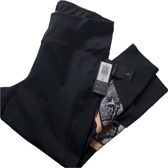 Torrid Snakeskin PrintInset Wicking Active Legging - Picture 9 of 10